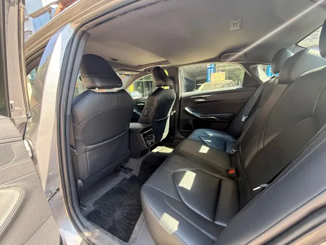Toyota Avalon — Фото автомобиля 8