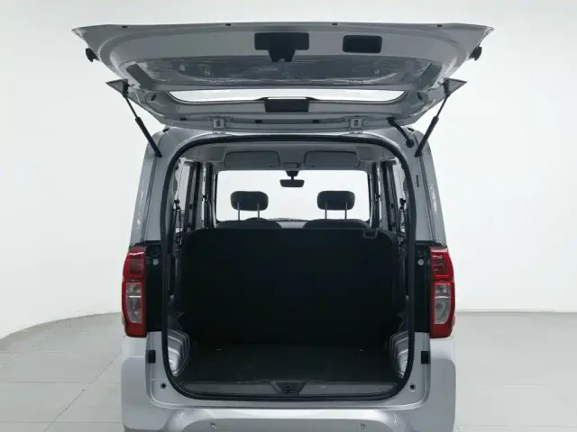 Wuling Zhiguang NEV — Фото автомобиля 16