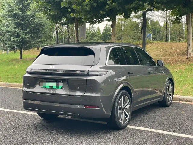 Li Auto L7 — Фото автомобиля 8