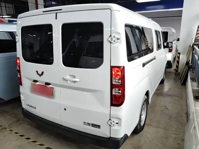 Wuling Yangguang — Фото автомобиля 4