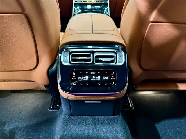 Mercedes-Benz S-Class — Фото автомобиля 26