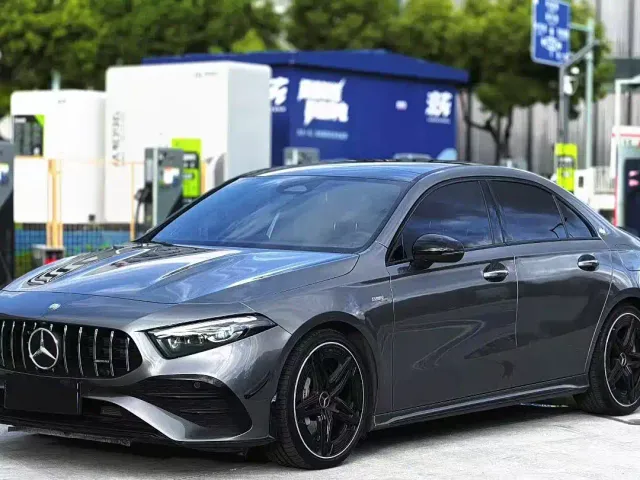 Фотография автомобиля — Mercedes-Benz A-Class AMG