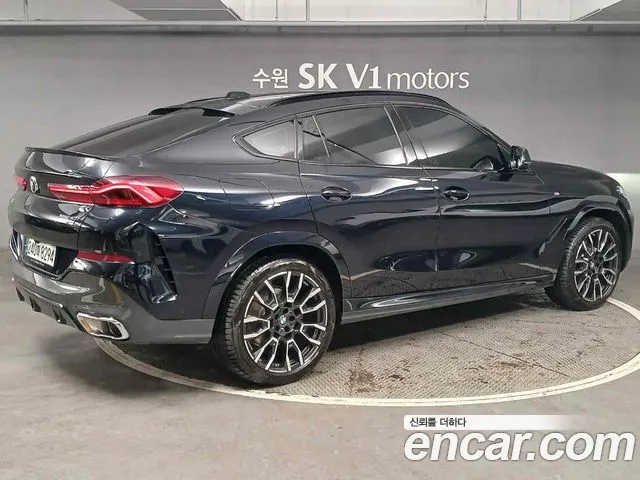 BMW X6 xDrive40i M Sport — Фото автомобиля 4
