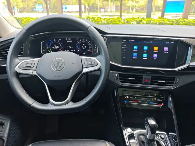 Volkswagen Tayron GTE Plug-in Hybrid — Фото автомобиля 15