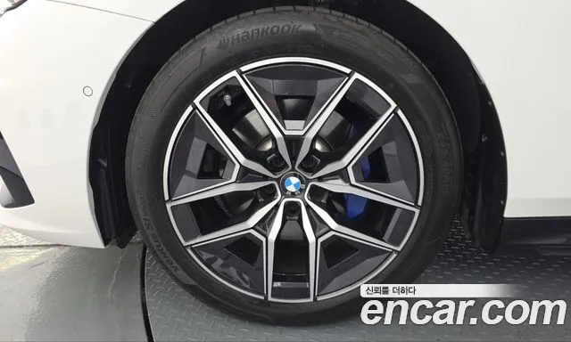 BMW 5 Series — Фото автомобиля 5