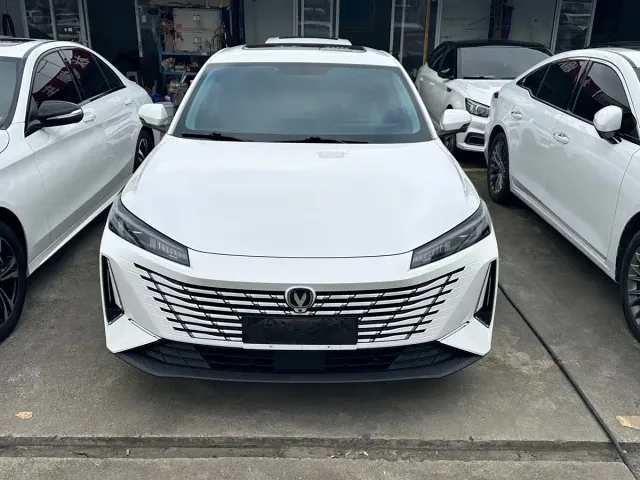Changan Eado — Фото автомобиля 2