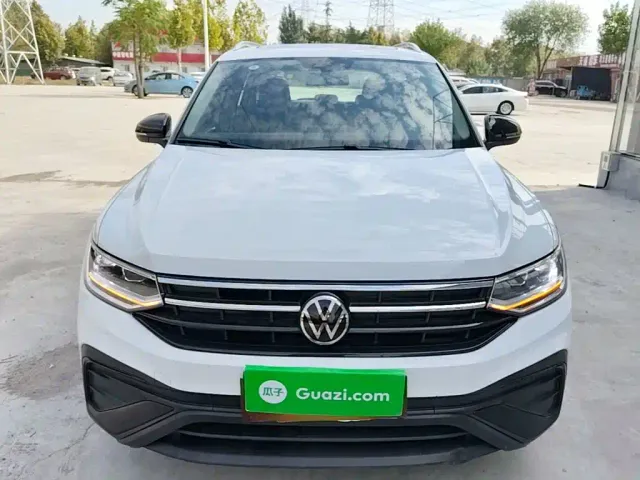 Volkswagen Tiguan L — Фото автомобиля 2