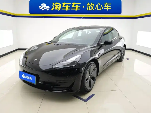 Фотография автомобиля — Tesla Model 3