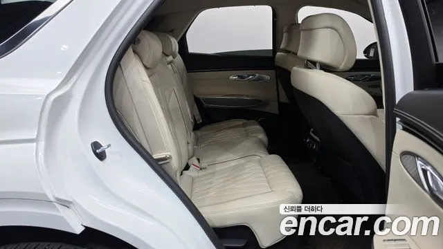 Genesis GV70 — Фото автомобиля 17