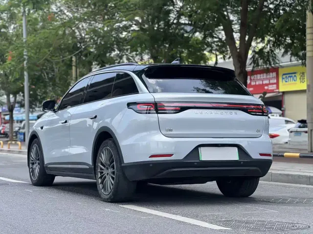 Leapmotor C11 — Фото автомобиля 7