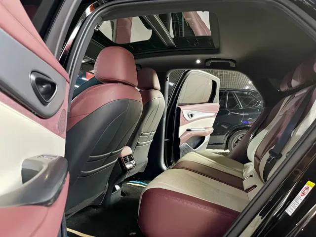 BYD Seal 07 DM-i — Фото автомобиля 8