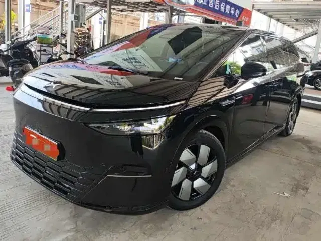 Фотография автомобиля — Xpeng X9