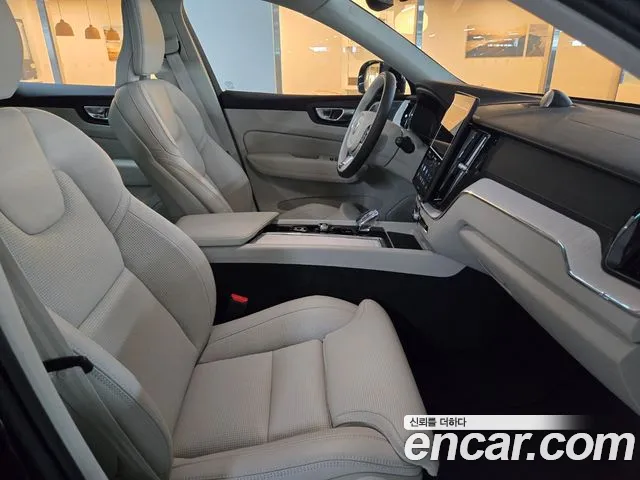 Volvo XC60 Generation 2 — Фото автомобиля 8