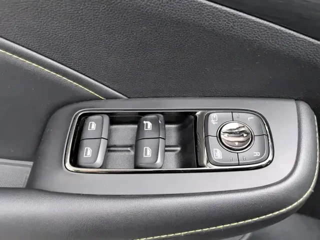 Roewe RX5 — Фото автомобиля 9