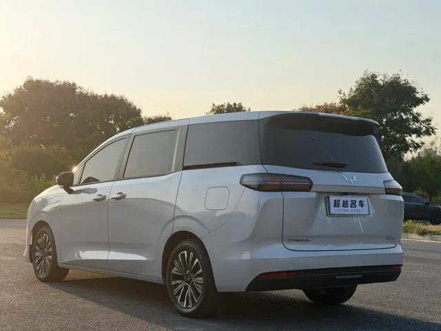 Wuling Starlight 730 — Фото автомобиля 5