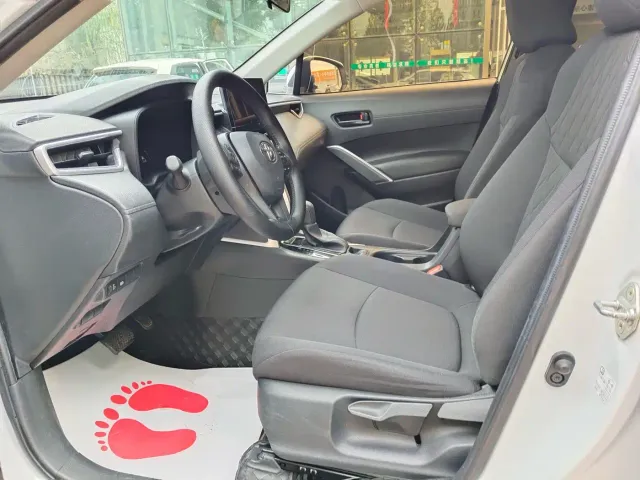 Toyota Corolla Cross — Фото автомобиля 7
