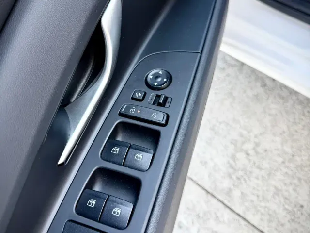 Hyundai Elantra — Фото автомобиля 18