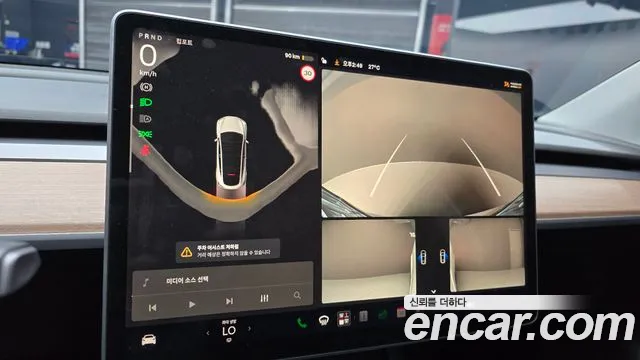 Tesla Model Y — Фото автомобиля 14