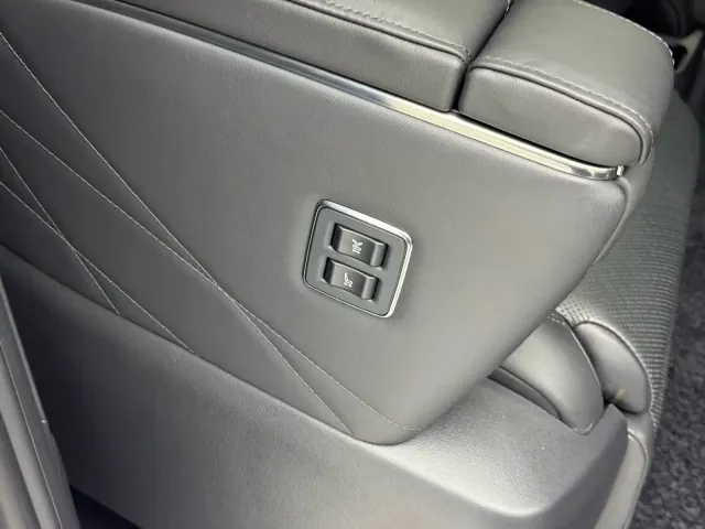 Toyota Vellfire — Фото автомобиля 26