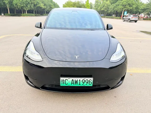 Tesla Model Y — Фото автомобиля 2