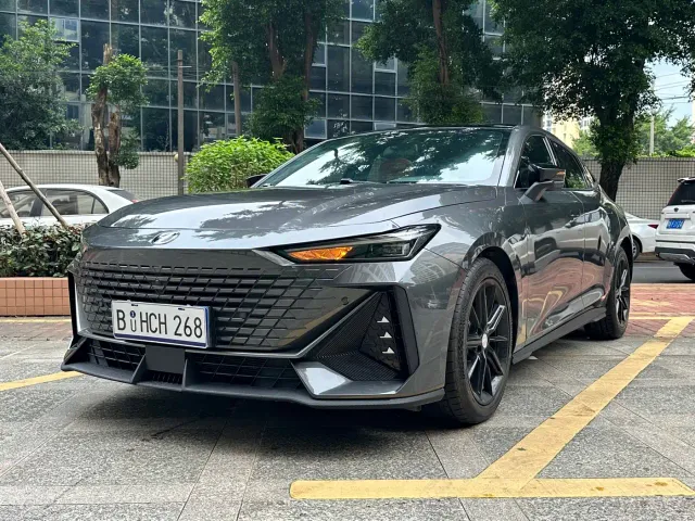 Фотография автомобиля — Changan UNI-V