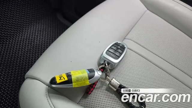 Hyundai Staria Staria 4WD Lounge 9 мест — Фото автомобиля 13