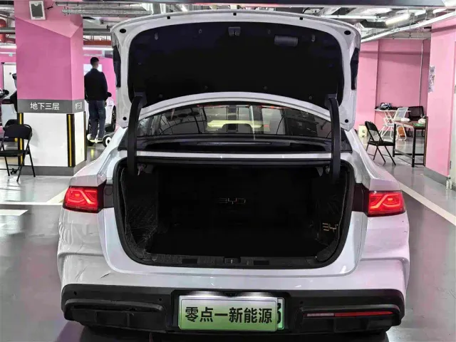 BYD Qin L — Фото автомобиля 8
