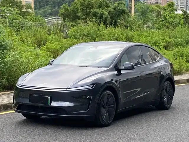 Фотография автомобиля — Tesla Model Y