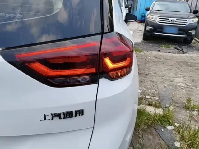 Chevrolet Orlando — Фото автомобиля 7