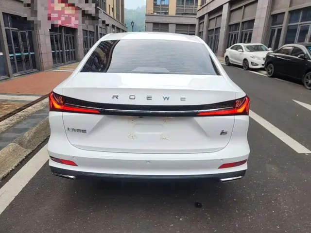Roewe i5 — Фото автомобиля 5