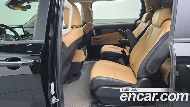 Kia Carnival Generation 4 — Фото автомобиля 16