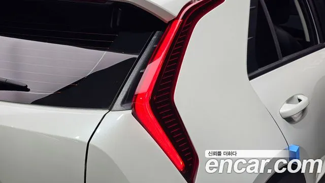 Kia Niro — Фото автомобиля 8