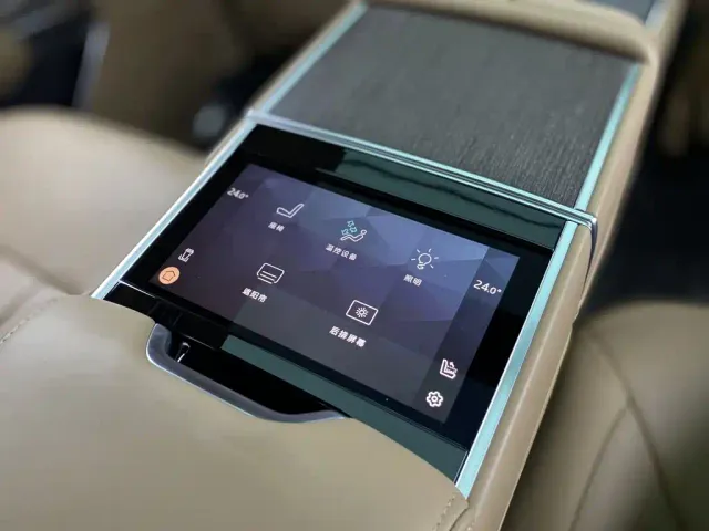 Land Rover Range Rover — Фото автомобиля 21