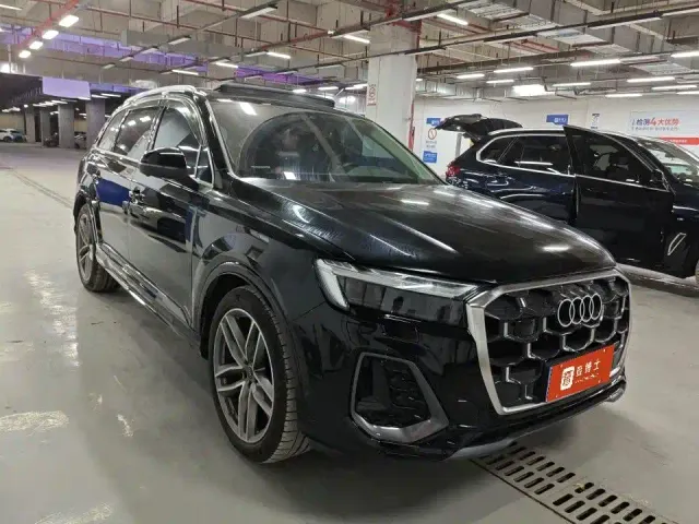 Audi Q7 — Фото автомобиля 2