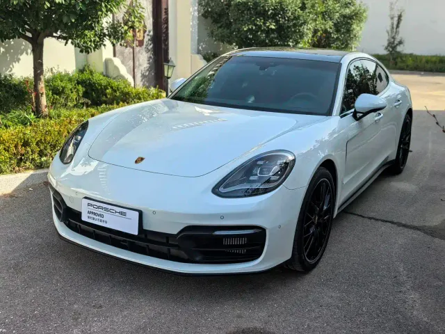 Фотография автомобиля — Porsche Panamera