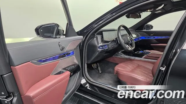 BMW 7 Series G70 — Фото автомобиля 15