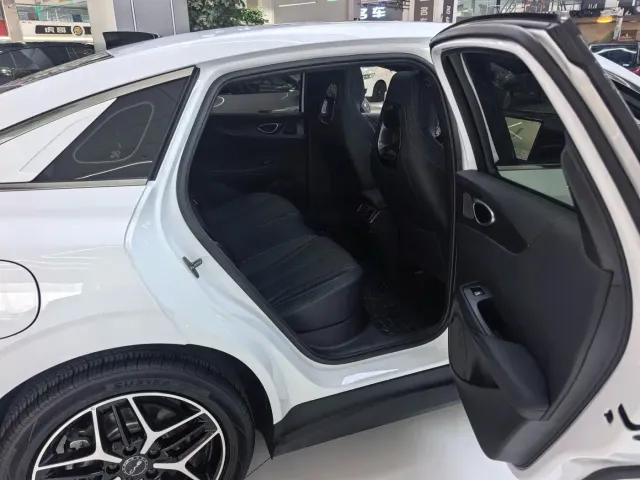 BYD Seal 06 — Фото автомобиля 15