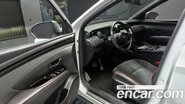 Hyundai Tucson Tucson (NX4) Бензин 1.6 турбо 2WD — Фото автомобиля 8