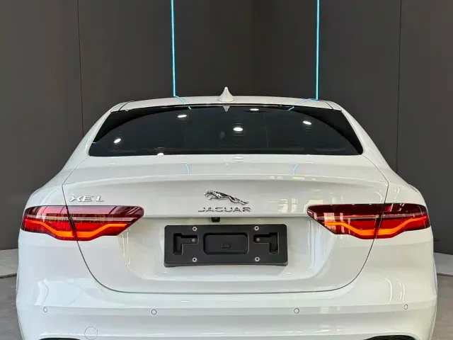 Jaguar XEL — Фото автомобиля 7