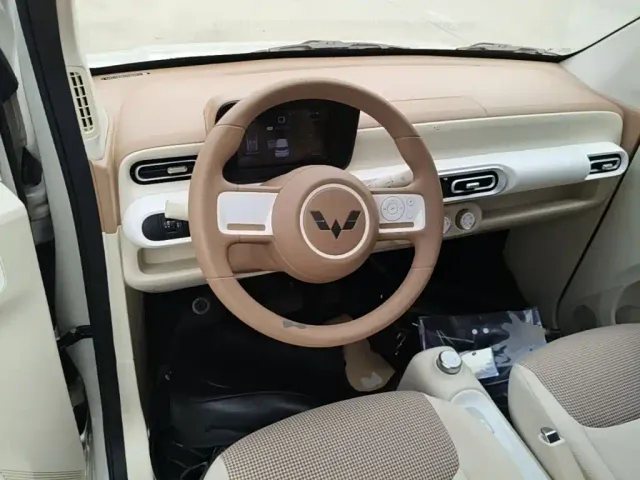 Wuling Hongguang Mini EV — Фото автомобиля 10