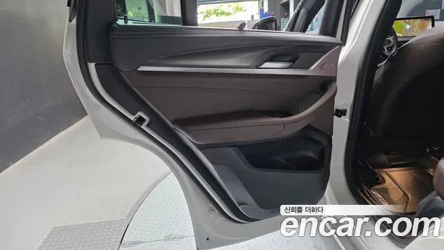BMW X3 xDrive 20i M Sport Pro — Фото автомобиля 24