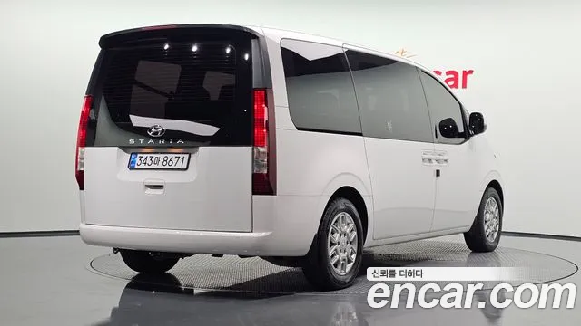 Hyundai Staria — Фото автомобиля 2