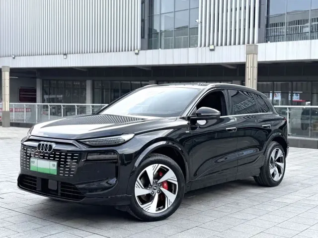 Фотография автомобиля — Audi Q6L e-tron