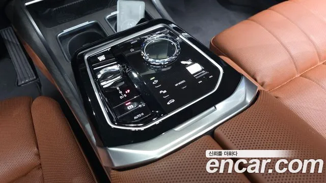 BMW 7-Series 7 серия (G70) — Фото автомобиля 9