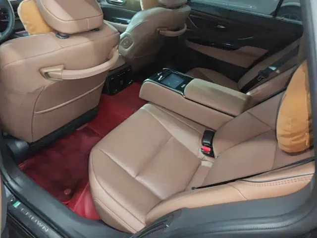 Toyota Crown — Фото автомобиля 16