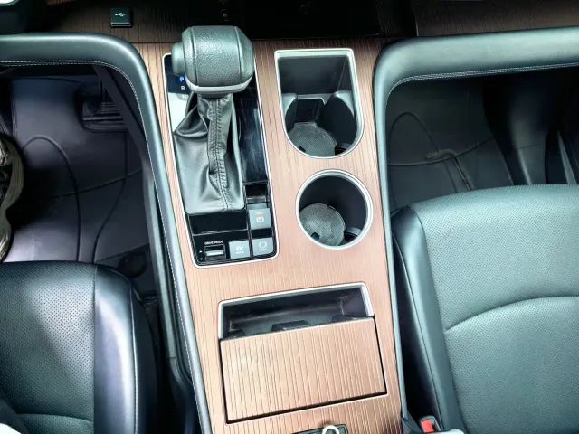 Toyota Granvia — Фото автомобиля 14