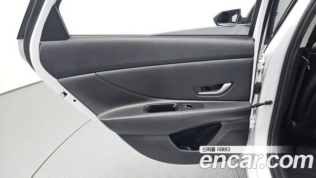 Hyundai AVANTE Modern — Фото автомобиля 25