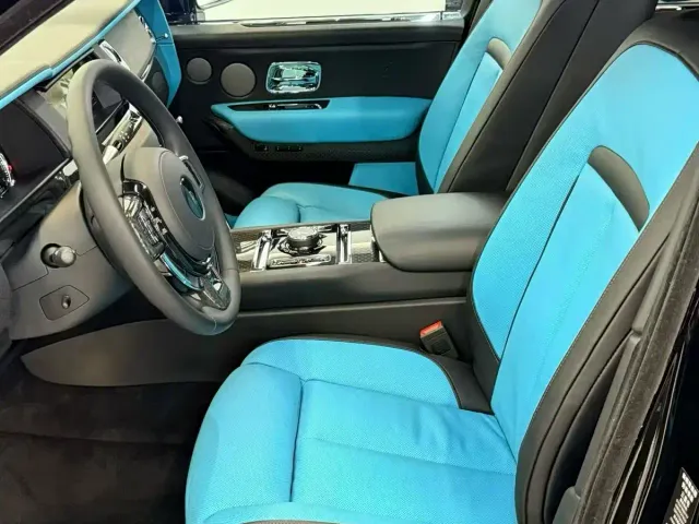 Rolls-Royce Cullinan — Фото автомобиля 2