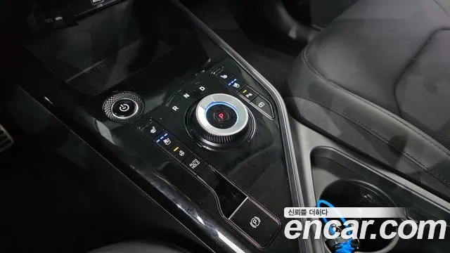 Kia Niro — Фото автомобиля 12