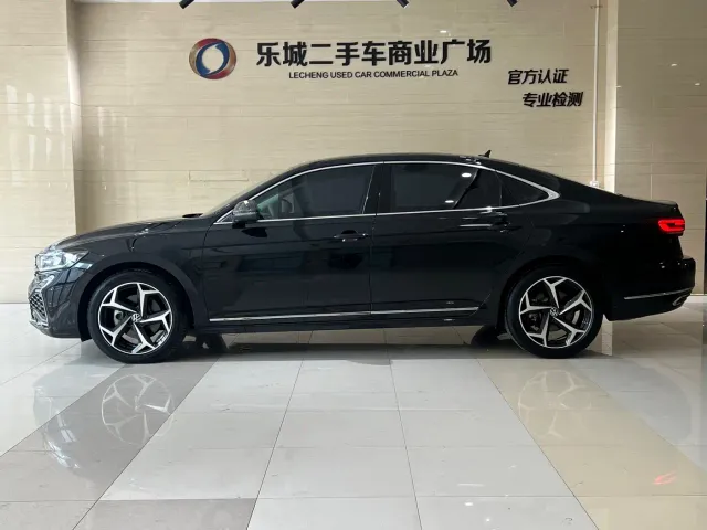 Volkswagen Passat — Фото автомобиля 4